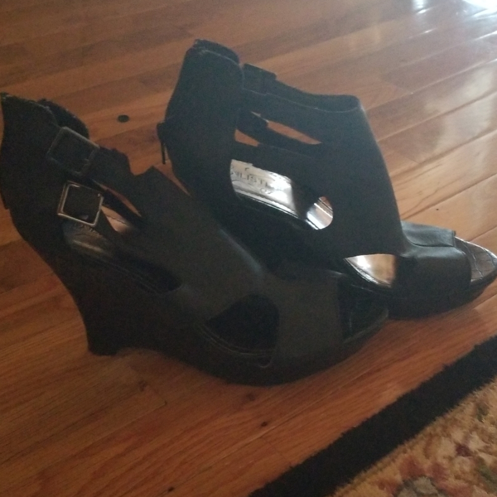 Black Shoes